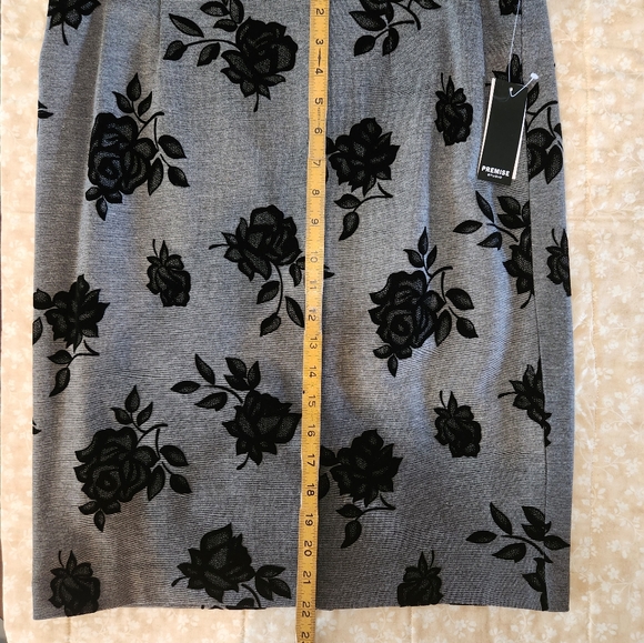 Premise Studio Lined Dark Gray / Black Skirt. Size 10 - Picture 4 of 7